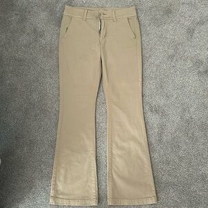 Tan khaki jeans from american eagle, size 6 short. great condition